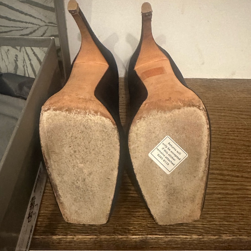 RARE: Satin Ballet Bow Pumps - Picture 11 of 11